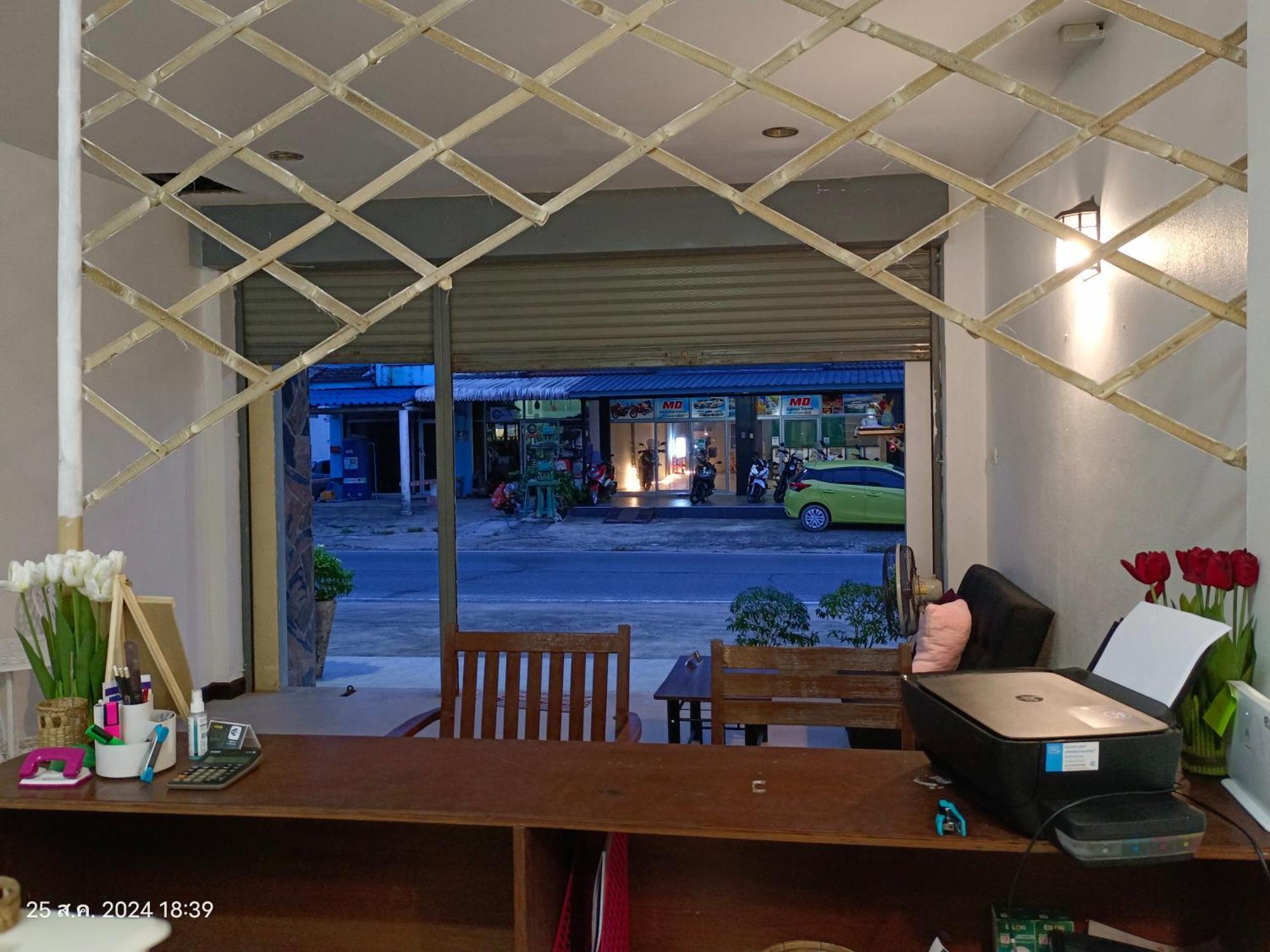 In Box Hostel Lipa Noi Bagian luar foto